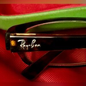 Women’s Ray Ban RB5088 glasses